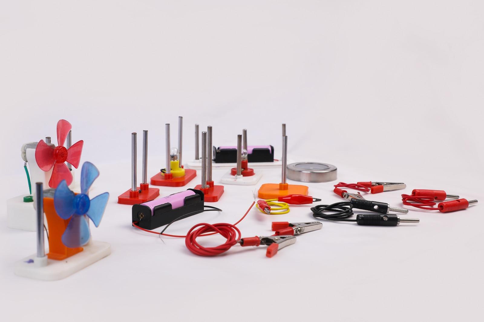 Change in direction of the current due to changing polarity using Galvanometer