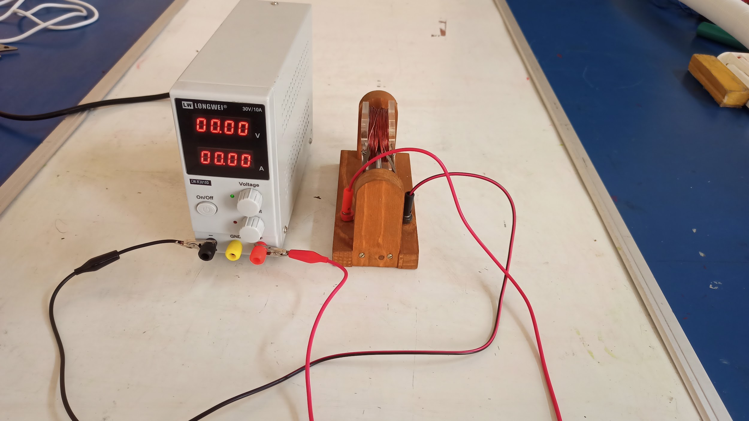 Simple DC  Electric Motor