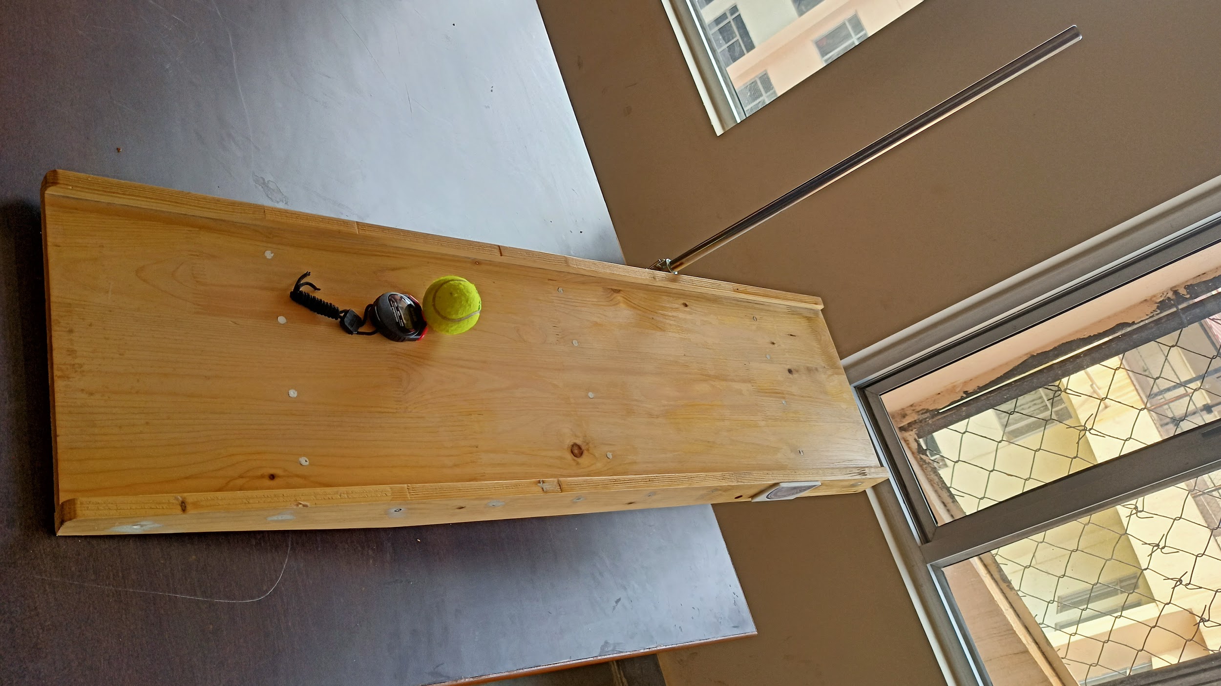 Accelerated motion: Ball on an inclined plane