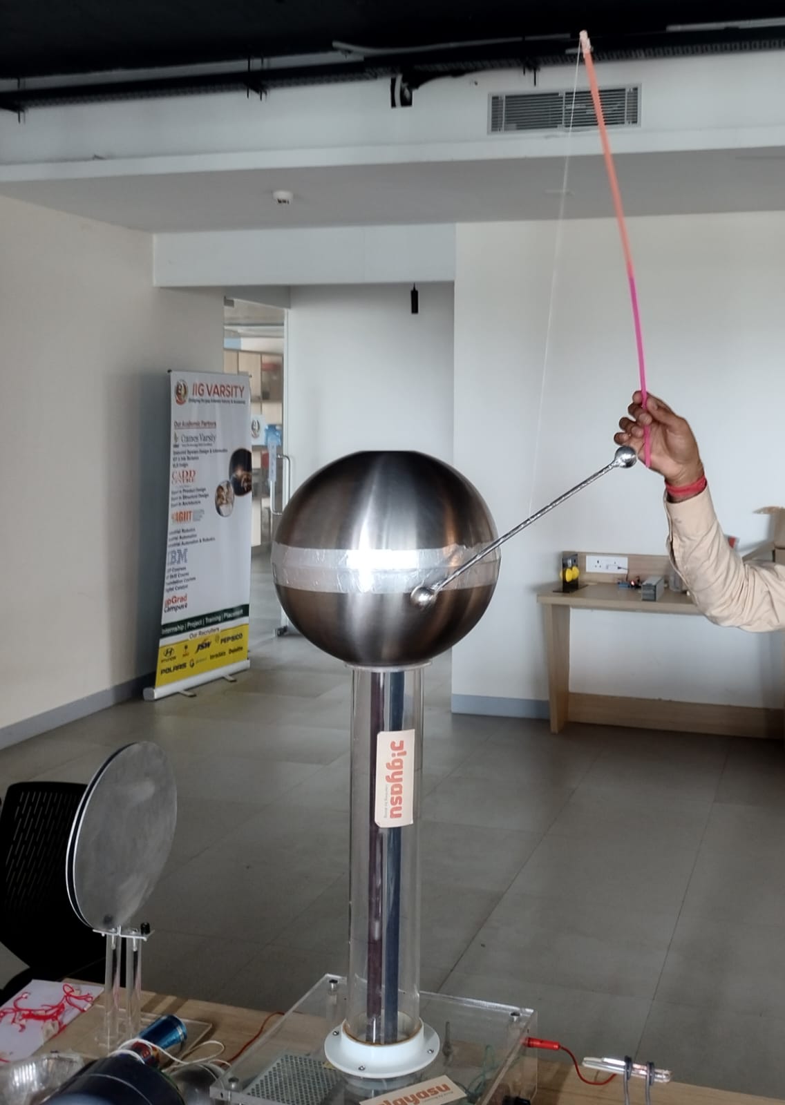 Van de Graaff generator and Inducing dipole